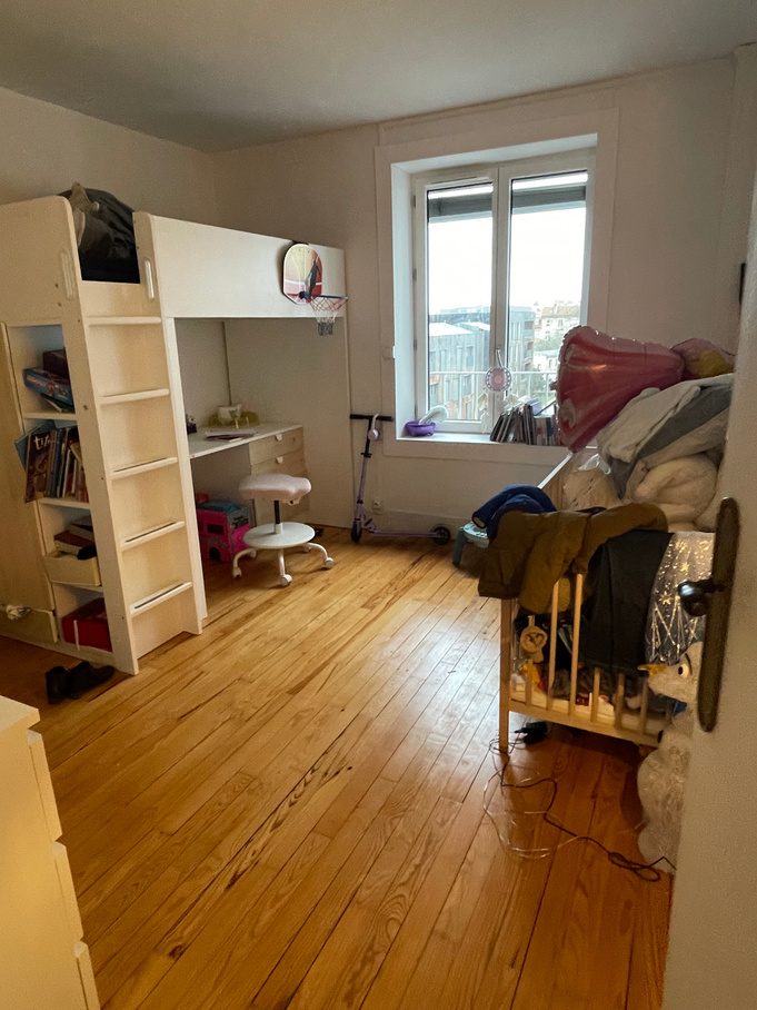 Chambre d’enfant, avant l’intervention (vue 1)
